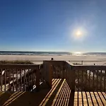 Front Beach Retreat D1