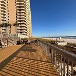 Front Beach Retreat D1
